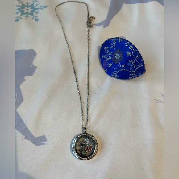 Origami Owl necklace and charms - Picture 1 of 3